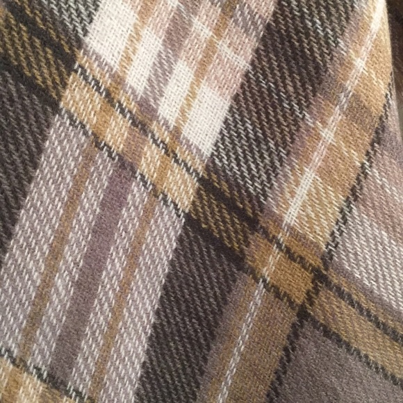 Fabulous Cape with Toggle Closure, OS New With Tag - Picture 4 of 5